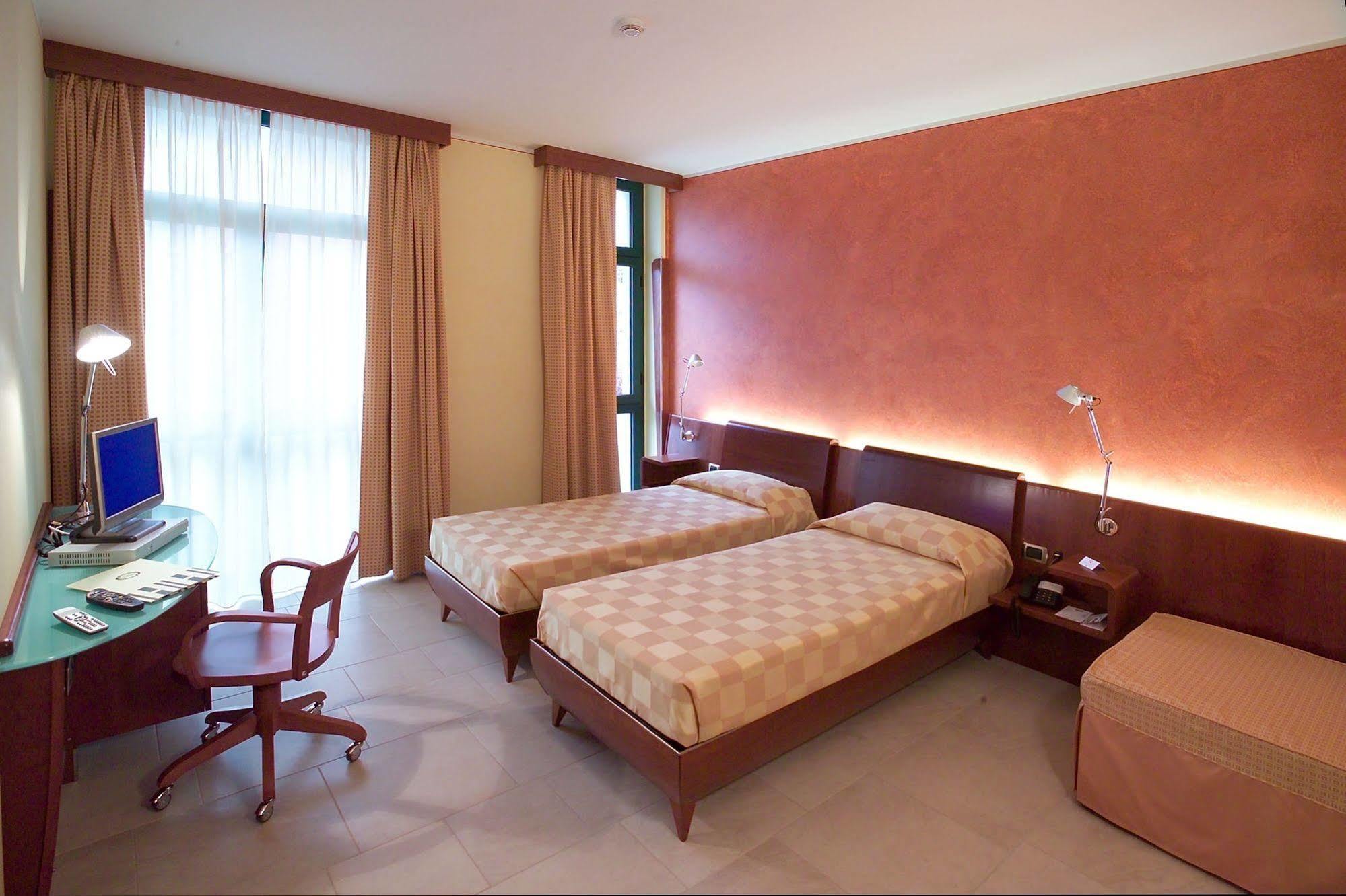 Albergo Ristorante San Marco كارماجنولا المظهر الخارجي الصورة