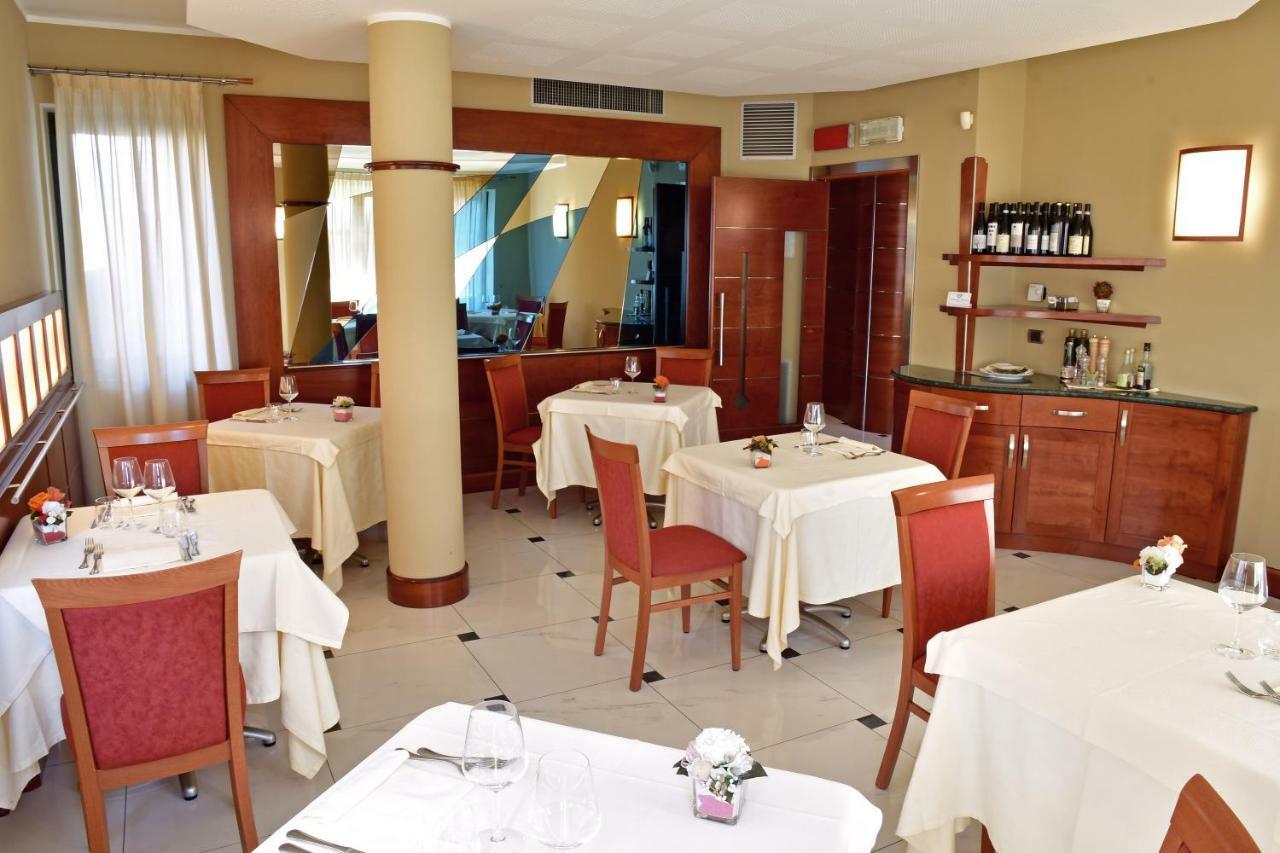Albergo Ristorante San Marco كارماجنولا المظهر الخارجي الصورة
