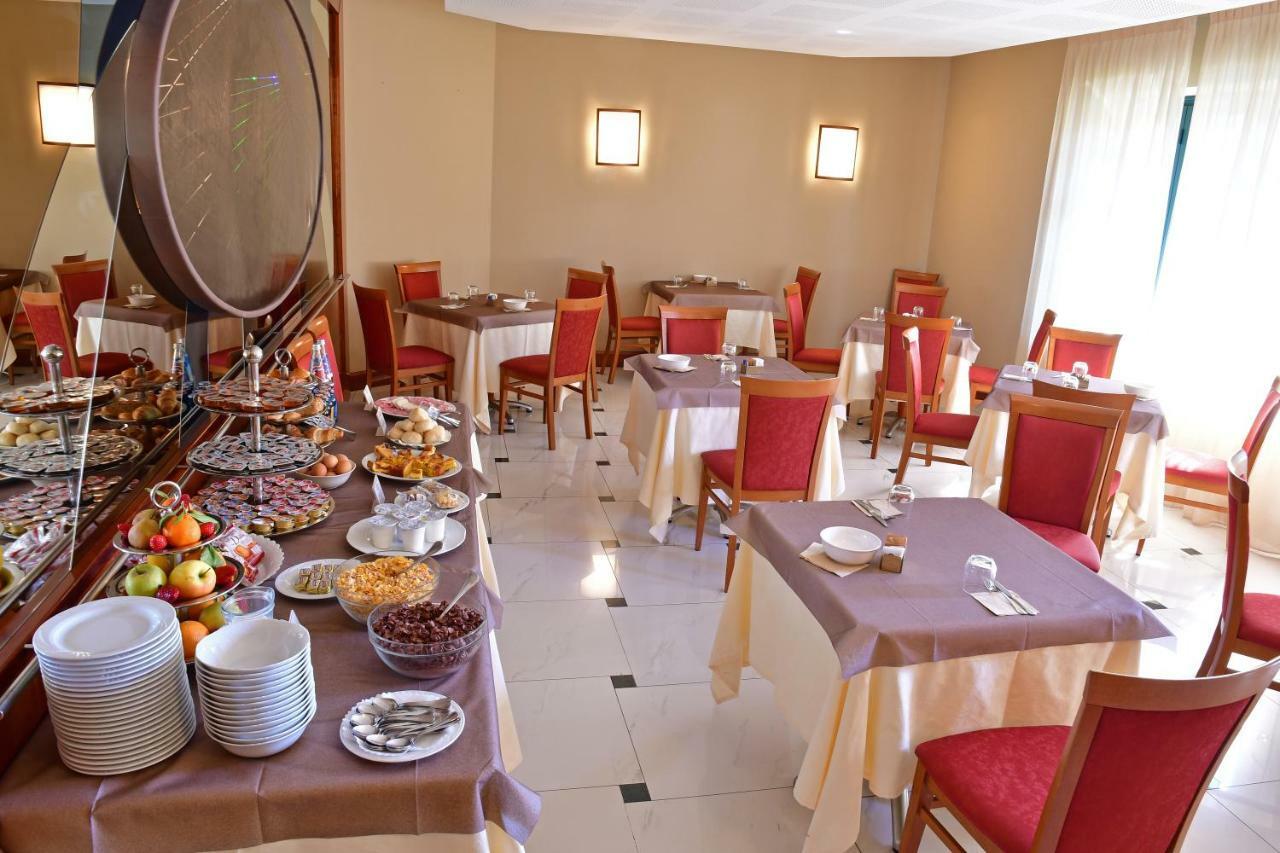 Albergo Ristorante San Marco كارماجنولا المظهر الخارجي الصورة